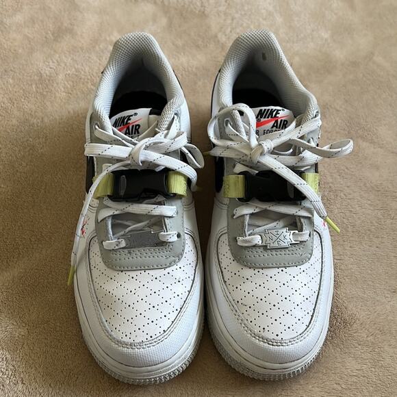 Air Force 1 youth size 4.5 LV8 GS “swoosh compass” - Picture 2 of 10